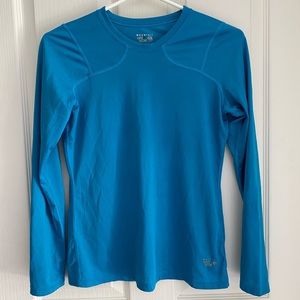 Mountain Hardwear long sleeve blue shirt women’s S
